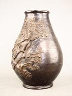 Vaas - Brons, Kruik met reliëf van pruimenbloesem, ongeveer, Antiek en Kunst