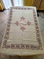 Handgeborduurd Tafellaken 175x130 cm - Tafelkleed - 175 cm -