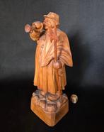 Houtsnijwerk ca. 1950 - Statue, Dorpswachter, Nachtwachter -