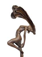 Figurine - vivid dancer - Bronze