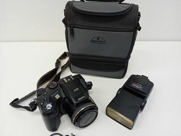 Fuji Finepix S7000 + Metz Flitser + Samsonite Cameratas beschikbaar voor biedingen