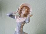 Lladró - Beeldje - Meisje met hoed - Porselein