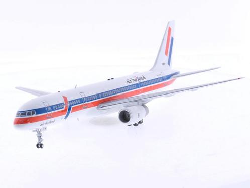 Schaal 1:200 Inflight 200 LHSHD757 Boeing 757-200 Air Hol..., Hobby en Vrije tijd, Modelbouw | Vliegtuigen en Helikopters, Gebruikt