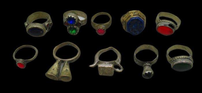 Post-middeleeuws Verzameling van Nabij-Oosterse verzilverde, Antiek en Kunst, Antiek | Overige Antiek