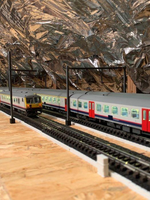 Zelfbouw H0 - Bovenleiding (10) - NMBS, Hobby en Vrije tijd, Modeltreinen | H0