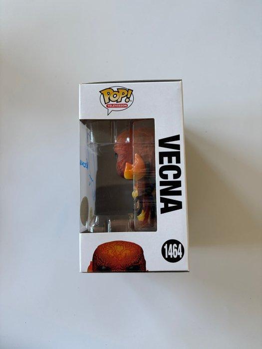 Stranger Things - Signed by Jamie Campbell Bower (Vecna), Verzamelen, Film en Tv