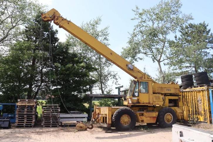 Veiling: Hijskraan Grove 720 Diesel 20000kg 0.02m, Zakelijke goederen, Machines en Bouw | Kranen en Graafmachines, Ophalen