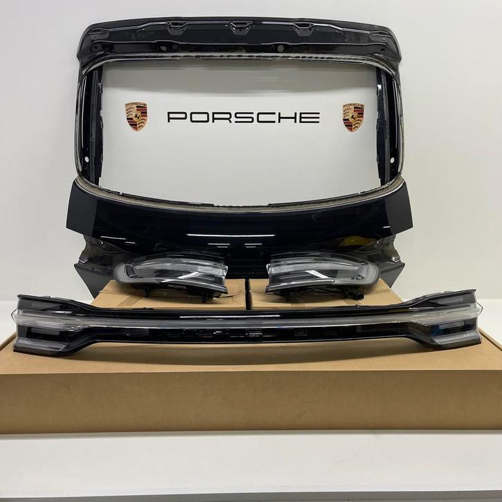 Porsche Macan II+III ORIGINELE achterklep met verlichting, Auto-onderdelen, Carrosserie, Gebruikt, Porsche, Achter, Achterklep