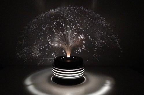 Tafellamp - Staal - Lamp uit de jaren 70 met een basis van, Antiek en Kunst, Kunst | Designobjecten