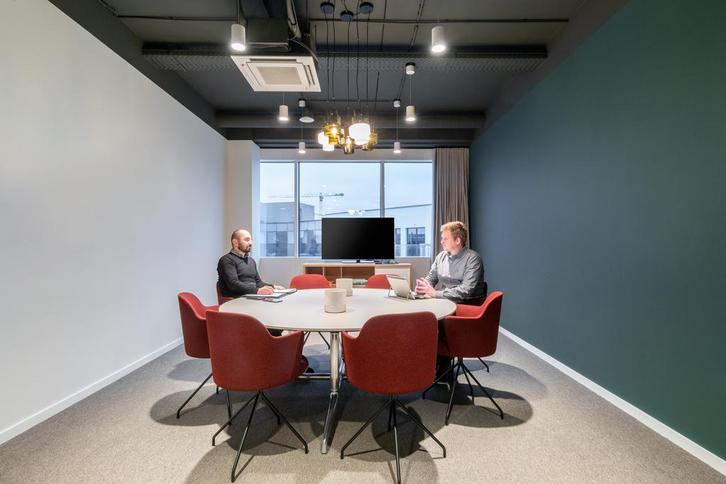 Espace de bureau pour 4 pers. à Guillemins, Zakelijke goederen, Bedrijfs Onroerend goed