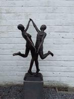 Modern dansend koppel in brons., Nieuw