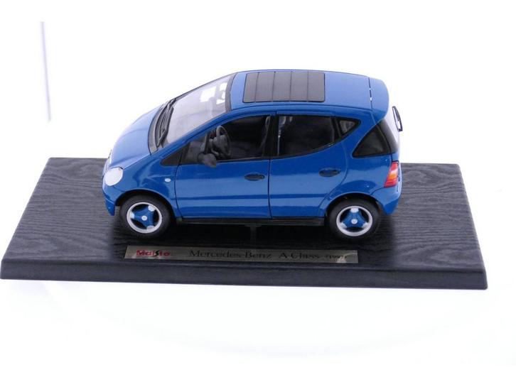 Schaal 1:18 MAISTO 31841 MERCEDES-BENZ A-CLASS 1997  BLAU..., Hobby en Vrije tijd, Modelauto's | 1:18, Zo goed als nieuw, Maisto