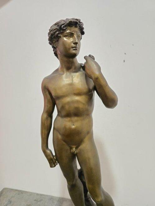 Sculpture, Il David di Michelangelo - 68 cm - Bronze, Marbre, Antiek en Kunst, Antiek | Keramiek en Aardewerk