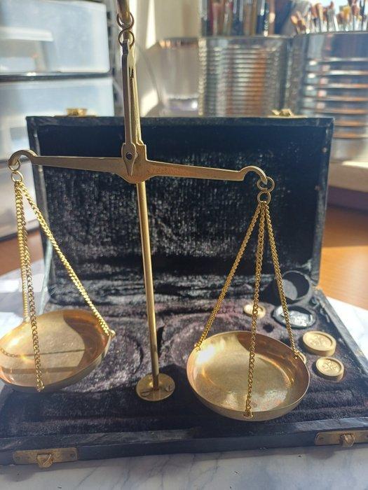Balans of weegschaal - Messing - juweliersweegschaal, Antiquités & Art, Curiosités & Brocante