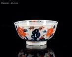 Een grote Chinese Imari kom - Porselein - China -, Antiquités & Art