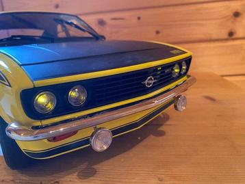 Hachette 1:8 - Modelauto - Opel Manta GT/E beschikbaar voor biedingen