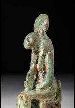 Oud-Egyptisch Faience Beeldje dat de zittende godin Sekhmet