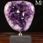 Plus grand et Deep Purple Crystal - Amethyst Cluster sur