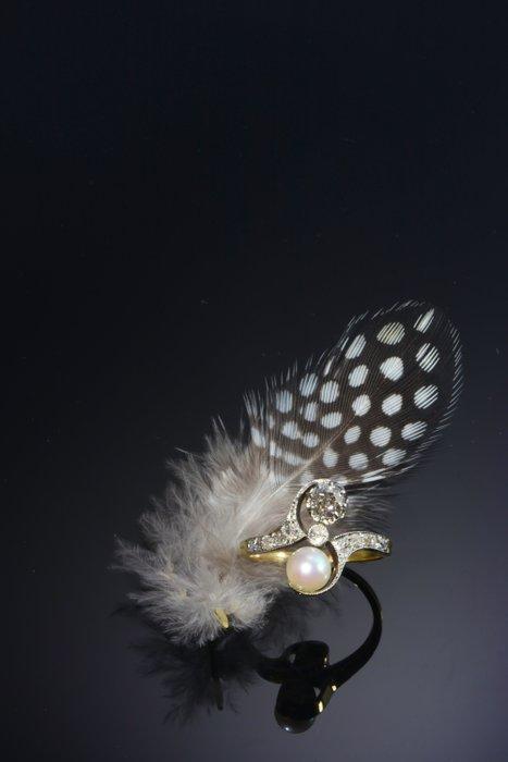 Ring - 18 karaat Geel goud - 0.70ct. tw. Diamant, Handtassen en Accessoires, Ringen