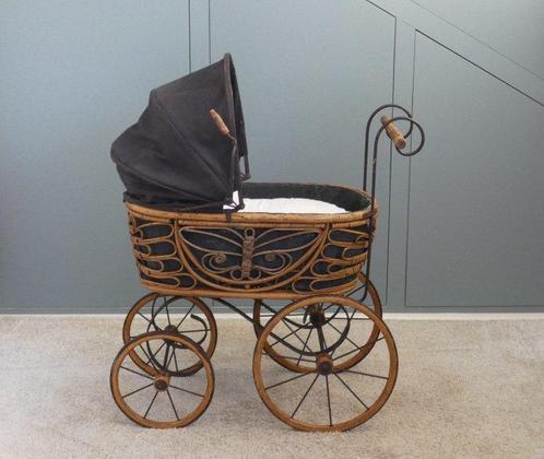 Onbenoemd - Speelgoed kinderwagen Oude Poppenwagen met 2, Antiek en Kunst, Kunst | Designobjecten