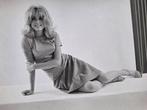 Atlantic Press - Catherine Deneuve Fatal beauty 1960s, Antiek en Kunst