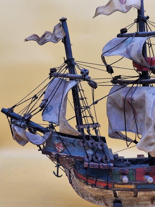 Modellschiff – Handgefertigtes Holzschiff mit Stoffsegeln -, Antiek en Kunst, Curiosa en Brocante