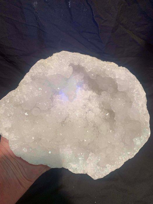 Geode - Hoogte: 21 cm - Breedte: 19 cm- 1820 g - (1), Verzamelen, Mineralen en Fossielen