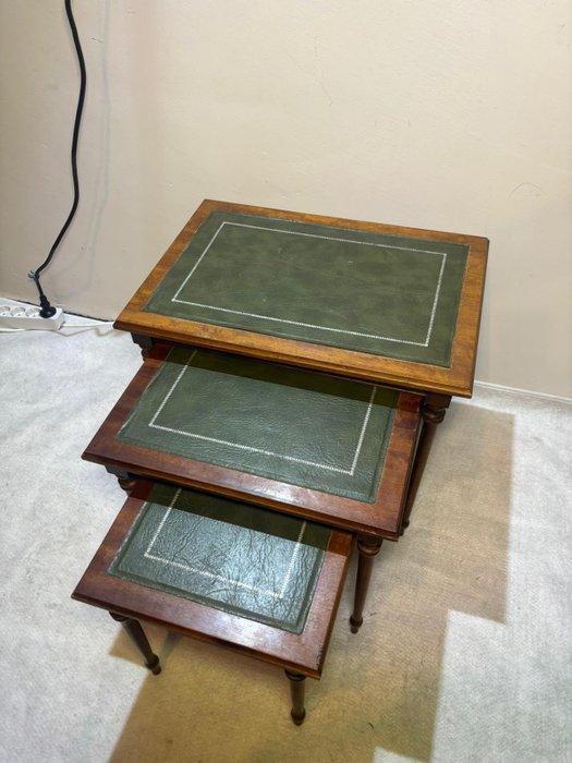 Set bijzettafels - Set van Elegante Bijzettafels met, Antiek en Kunst, Curiosa en Brocante