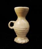 Middeleeuwen - Middeleeuwse kruik van wit aardewerk -