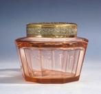 Vaas - Een Boheemse Art Deco rosaline glazen bloemensteker