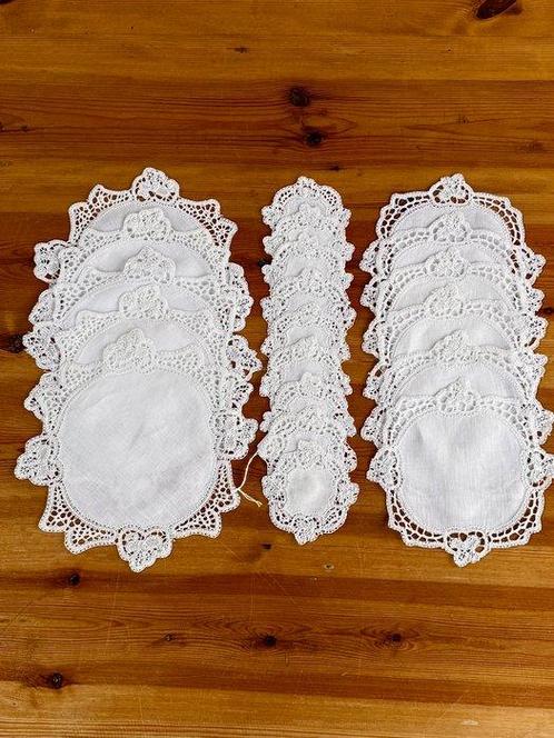 Tafelkleed (20) - 25 cm - 20 cm - Set lino/ pizzo Cantù, Antiek en Kunst, Antiek | Tapijten, Tafelkleden en Textiel