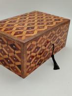 Boîte à bijoux - Boîte à bijoux en Loupe de Thuya totalement, Antiek en Kunst