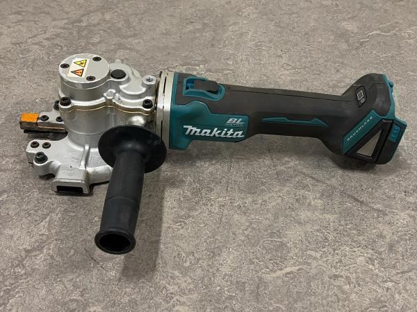 Veiling - Makita betonstaalzaag body DSC250ZK, Doe-het-zelf en Bouw, Gereedschap | Zaagmachines