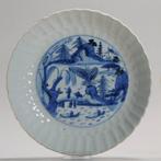 Ming Chinese Porcelain 16/17th c Blue and White Wu painting
