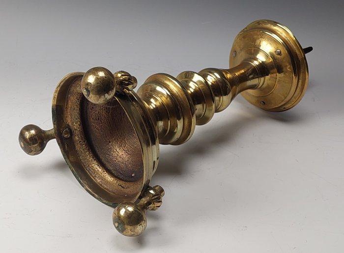 Kandelaar - Messing - Vlaamse penkandelaar, Antiek en Kunst, Antiek | Overige Antiek