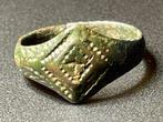 Middeleeuwen, kruisvaardersperiode Brons Symbolische ring