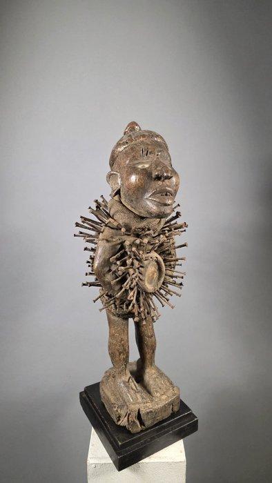 fetisch van hout en koperen nagels - Kongo Nkisi - DR Congo, Antiek en Kunst, Kunst | Niet-Westerse kunst