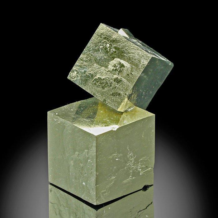 Hoge kwaliteit! Twin Pyrite crystal cluster - Hoogte: 4.7 cm, Collections, Minéraux & Fossiles