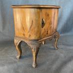 Table de chevet - Bois, artisanat italien de prestige du
