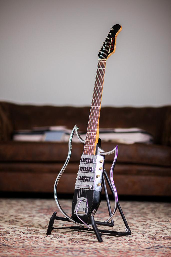 Dynacord Cora S 1965 | Chrome, Musique & Instruments, Instruments à corde | Guitares | Électriques, Envoi