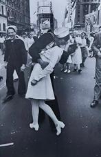 Alfred Eisenstaedt - V-J Day in Times Square, 1945.