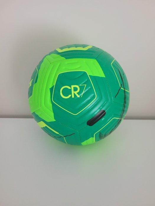 Cristiano Ronaldo. Nike CR7 Academy trainingsbal + CR7, Verzamelen, Overige Verzamelen