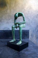 sculptuur, Modern Bronze Sculpture - Seated Bronze Sculpture, Antiek en Kunst