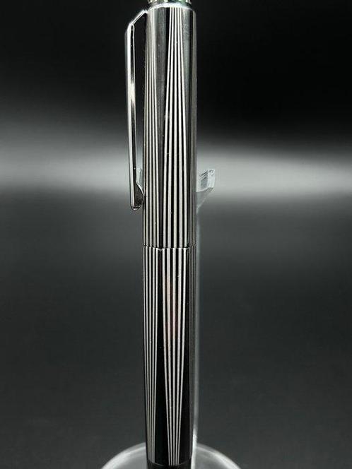 Caran dAche - RNX 316 PVD Negro - Stylo à plume, Verzamelen, Pennenverzamelingen
