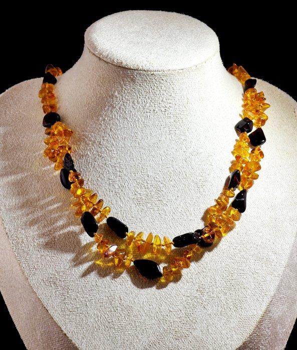 Dubbele streng Baltische barnsteenketting – Gouden chips met, Verzamelen, Mineralen en Fossielen
