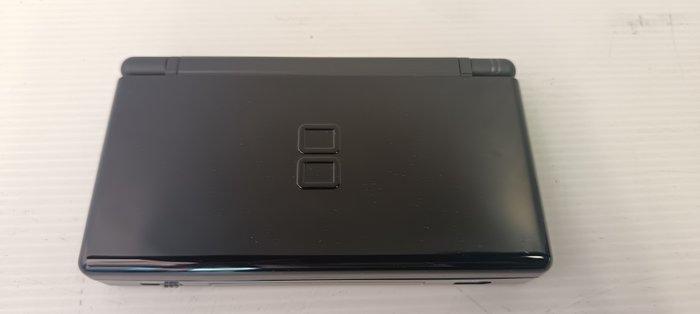 Nintendo - DS lite - (2) Nintendo DS Lite, black and silver, Games en Spelcomputers, Spelcomputers | Overige Accessoires