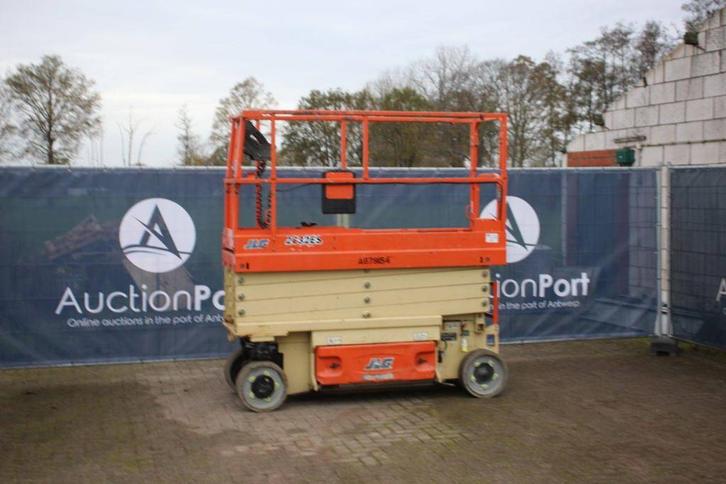 Veiling: Schaarlift JLG 2632ES Elektrisch 9.77m 2015, Zakelijke goederen, Machines en Bouw | Liften, Steigers en Ladders, Ophalen