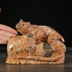 Sculptuur in luipaardjaspis met een afbeelding van een, Nieuw
