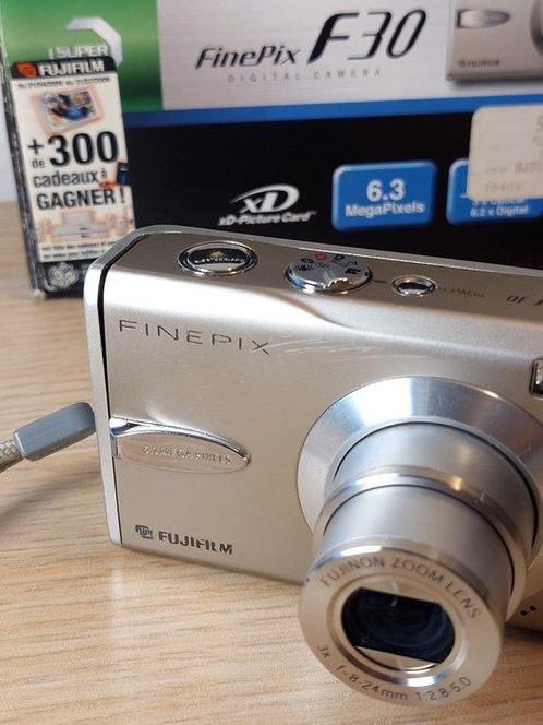 名機 FUJI FINEPIX F30 コンデジ 純正本革ケース バッテリー付