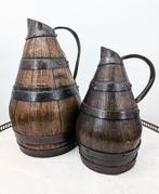 2 anciens et grands Pichets à cidre/vin en bois et laiton -, Antiquités & Art